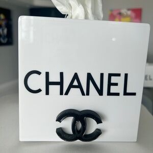 White shinny acrylic tissue pop up box with black letters and CC